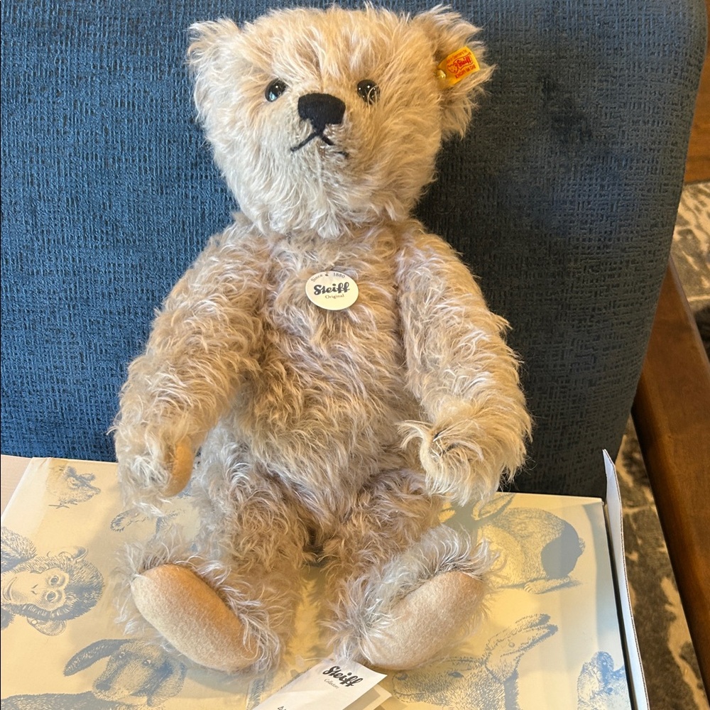 NWT Steiff Classic Teddy Bear Stuffed Animal